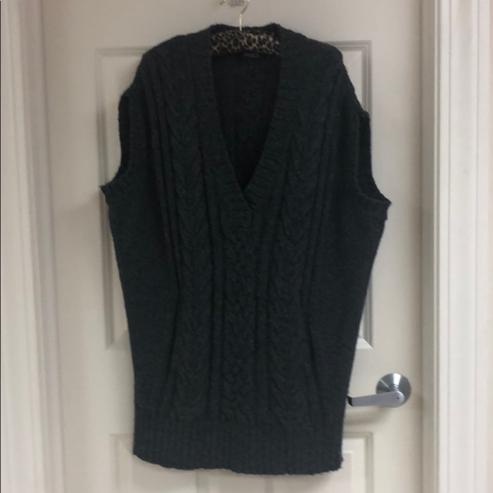 Sweater vest